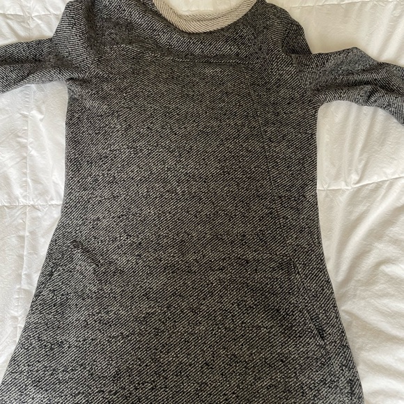 French Connection Dress. Size 02. - Picture 7 of 7